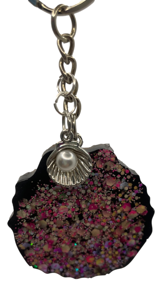 Scallop Shell on Black Geode Shape Keychain