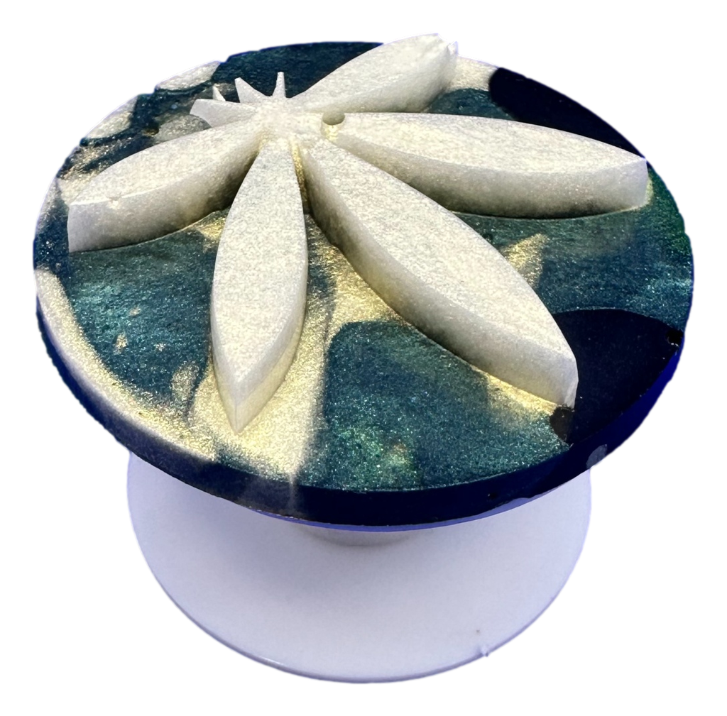 Camo-coloured Pot Leaf Phone Grip