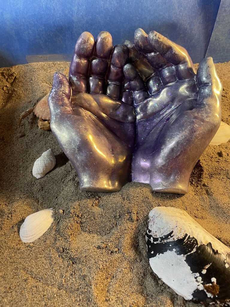 Lighted Iridescent Purple  Cupped Hand
