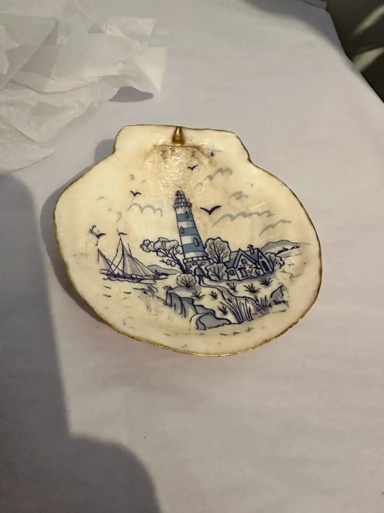 Decoupaged Scallop Shell - Blue Lighthouse