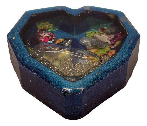 [18816232] Teal Shaker Heart Paperweight