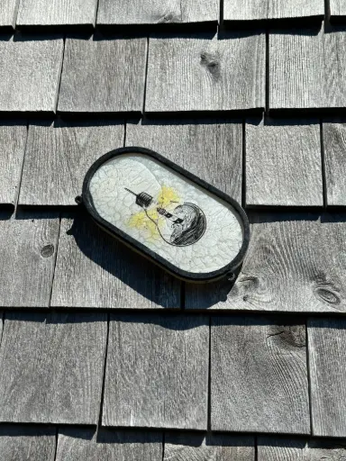 [7061] B&W Lighthouse in a Bulb Trinket Tray