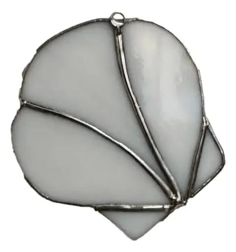 [125009] White Scallop Shell Stained Glass
