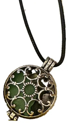 [101016] Digby Sea Glass Enclosed in Round Silver-Tone Locket