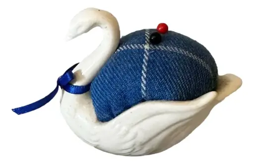 [223021] Ceramic Swan Pin Cushion - NS Tartan