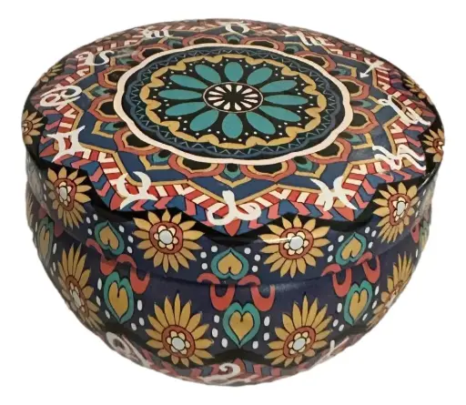 Soy Candle in a Colourful Tin - Large - Unscented