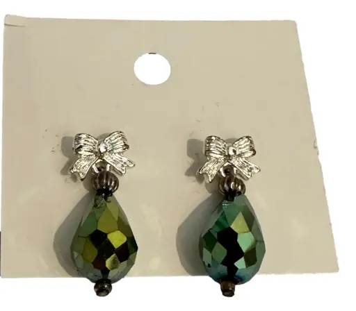 [JD1012] Sparkling Green Teardrop Stud Earrings with Bow