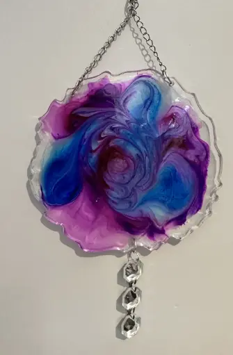 [1913065] Red, Purple & Blue Bloom Swirl Resin Suncatcher