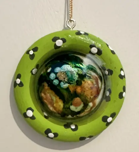 [1913066] Small Round Green-Framed Ink Resin 