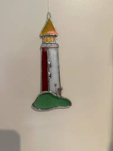 [1913105]  Red & White Stained Glass Lighthouse 