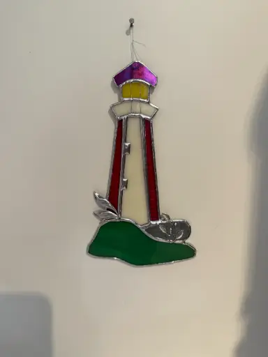 [1913106]  Red & White Stained Glass Lighthouse 